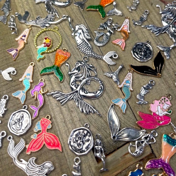 NEW MERMAIDS CHARMS PENDANTS & MORE MEGA BUNDLE GOLD SILVER ENAMEL DIY JEWELRY - Picture 4 of 15
